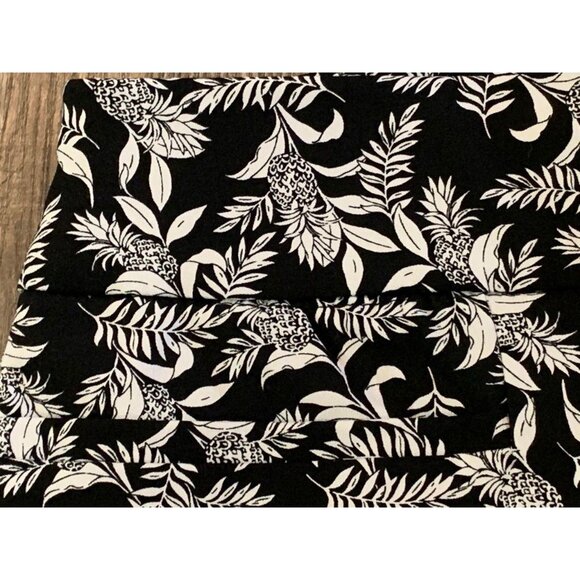 Christopher & Banks Signature Slimming Black & White Tropical Print Crop Pants S - Picture 6 of 12